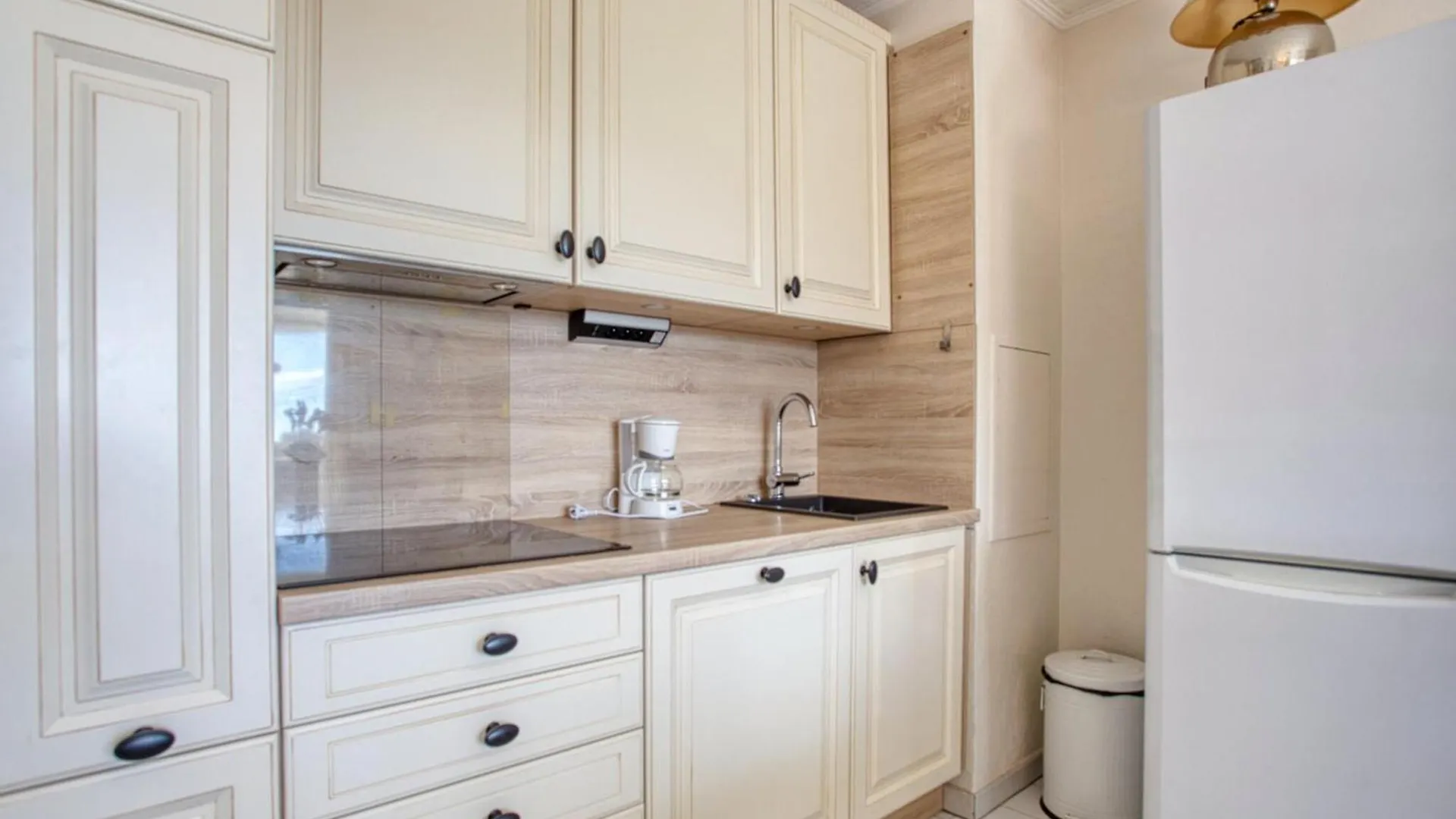 Stunning Apartment In Mandelieu-La-Napoule France